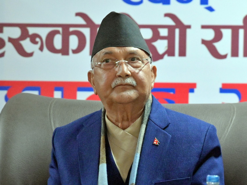 प्रधानमन्त्री ओलीका दुई रणनीति: माधव नेपाल पक्षको सामूहिक राजीनामा गराउने, विपक्षीलाई बहुमत पुर्‍याउन नदिने 